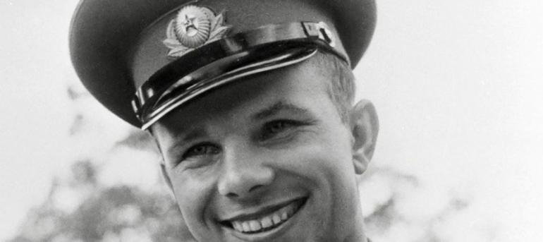 90 лет со дня рождения Гагарина